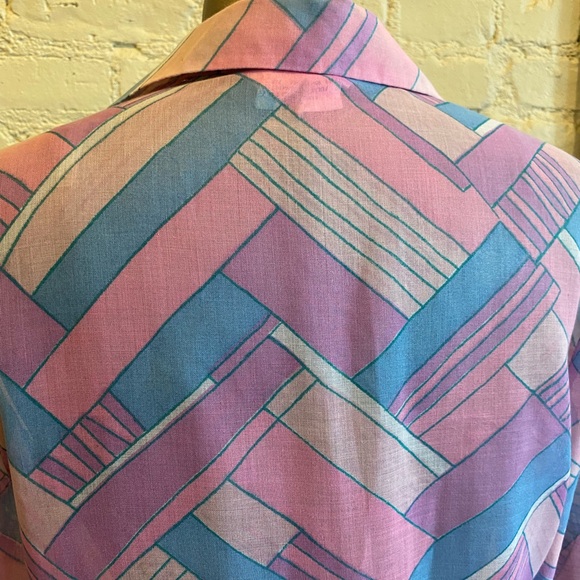SOLD Vtg 60s MOD Spring Button Shirt Geo Print Feminine Styling True Vintage Blo - Picture 6 of 9